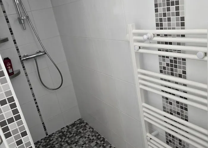 Petite Maison T2 * Valence (Drome)